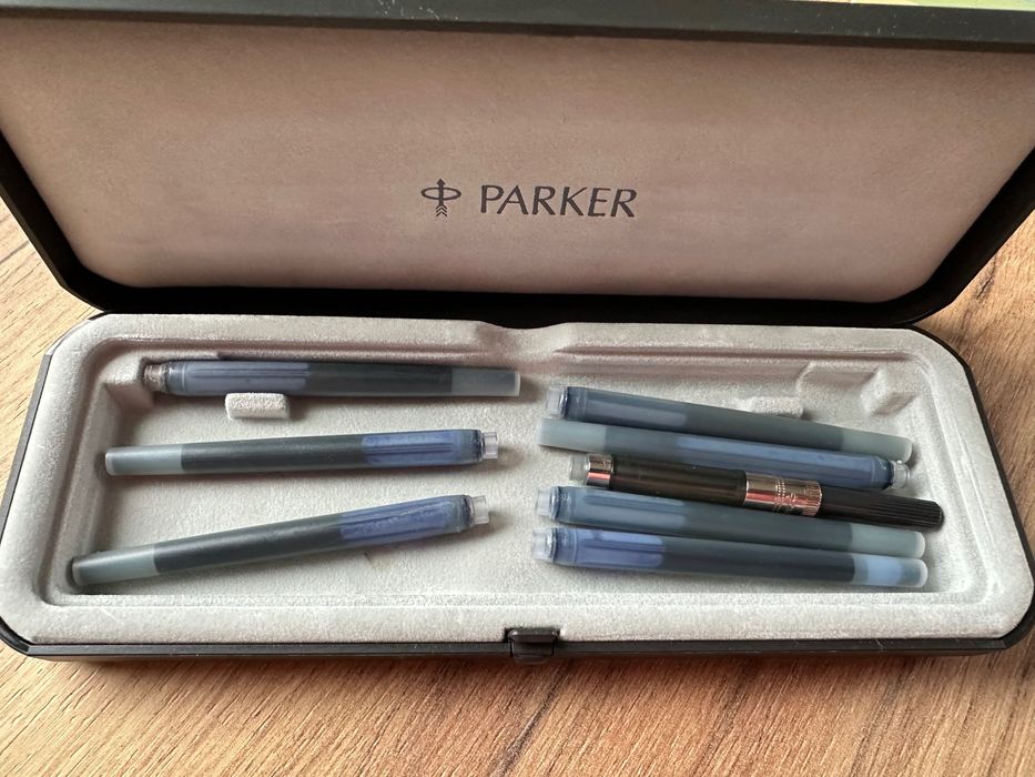 Nowe czarne pióro  Parker Sonnet laka złoto