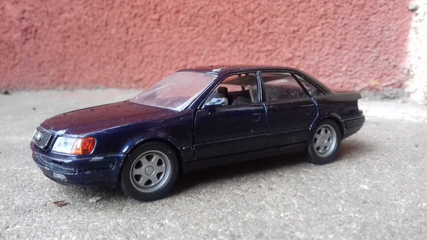 Audi 100 Schabak 1:43 model samochodu