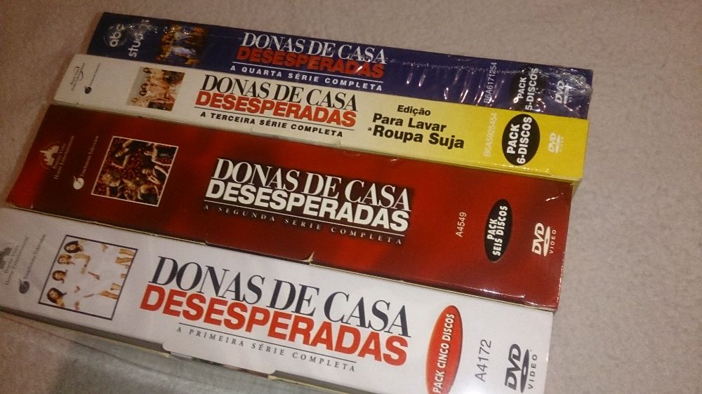 donas de casa desesperadas (séries 1, 2, 3, e 4 completas)