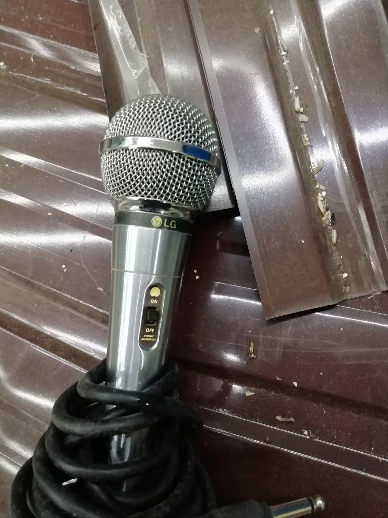 Микрофон. LG 4000