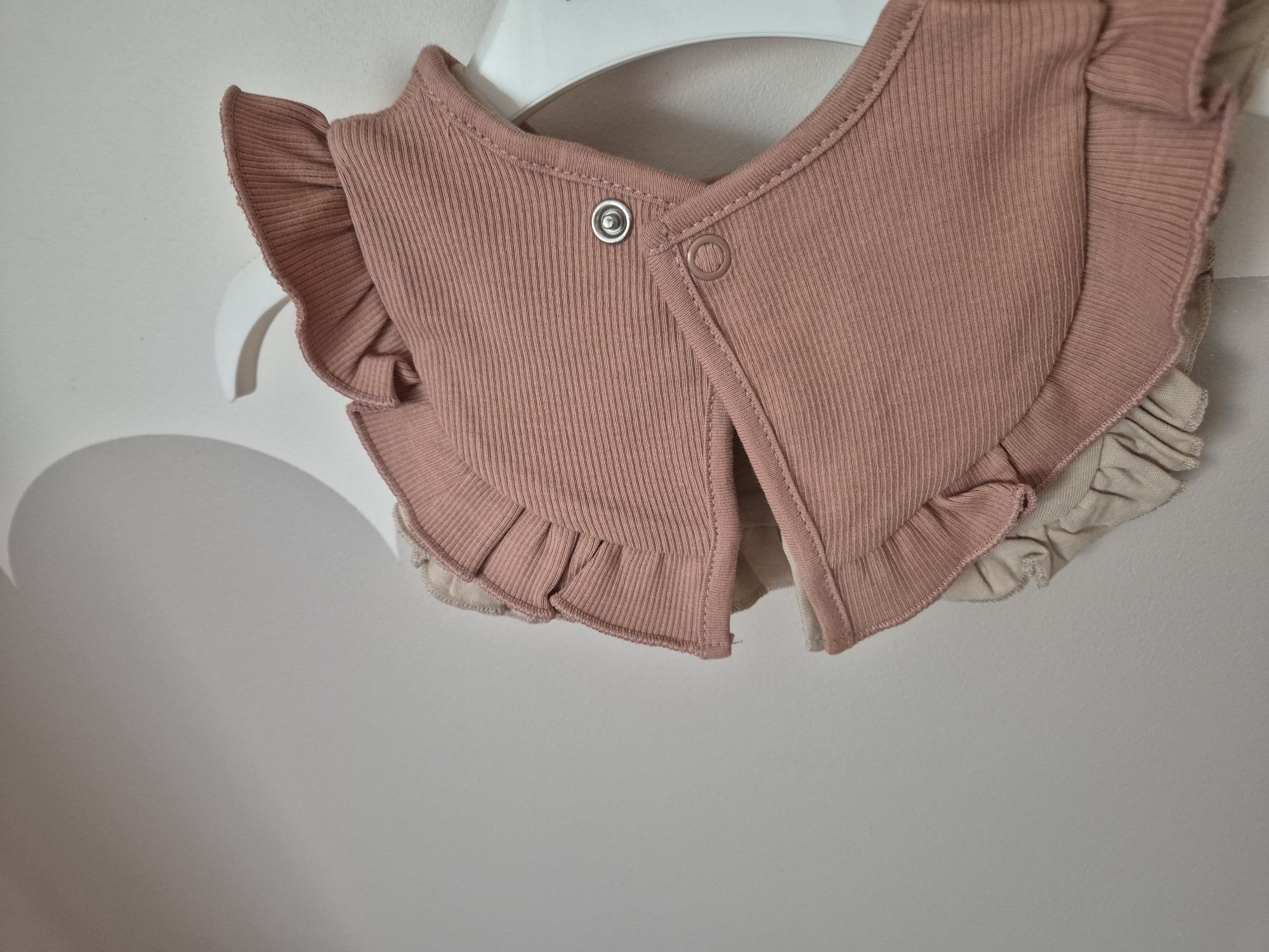 Śliniak ślimiaczki 2 szt. H&M falbanka piękny napy boho na każdą okazj