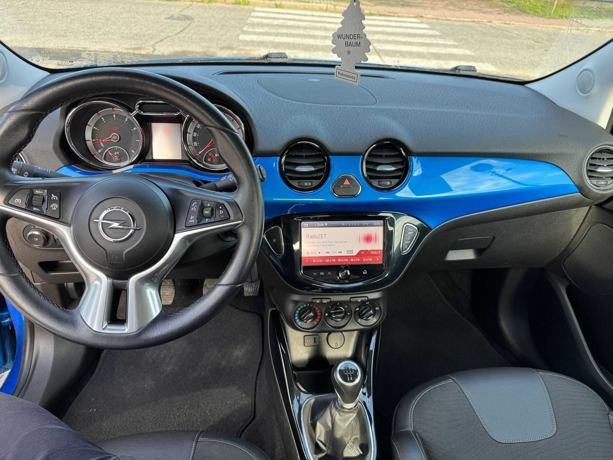 Opel Adam zadbany z bogatym wyposażeniem