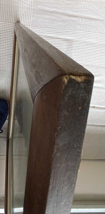 Quadro antigo com flores bordadas