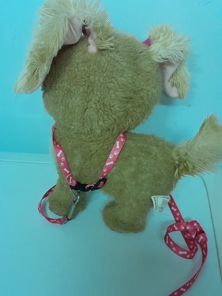 Brinquedo Lucy com trela