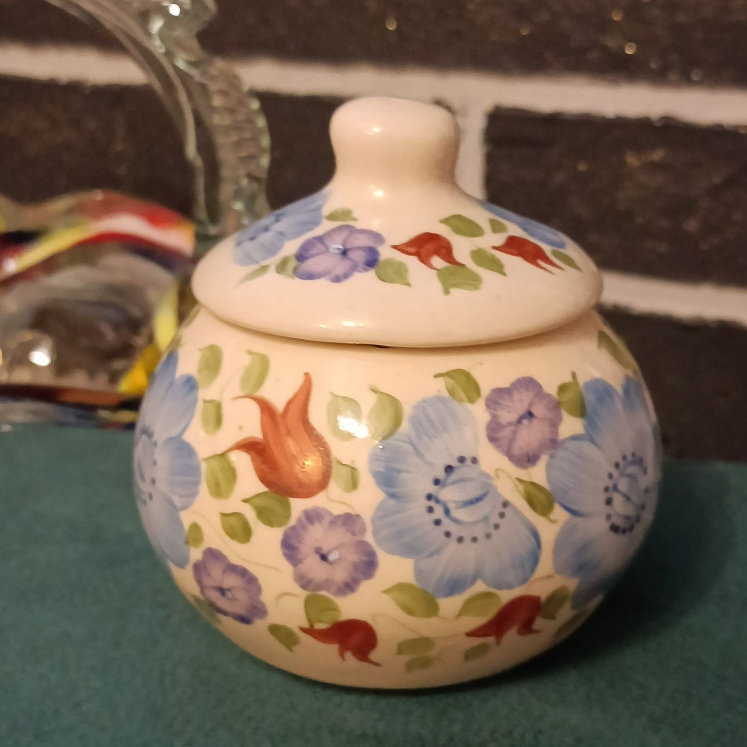 Cukiernica ceramiczna w niebieskie kwiaty