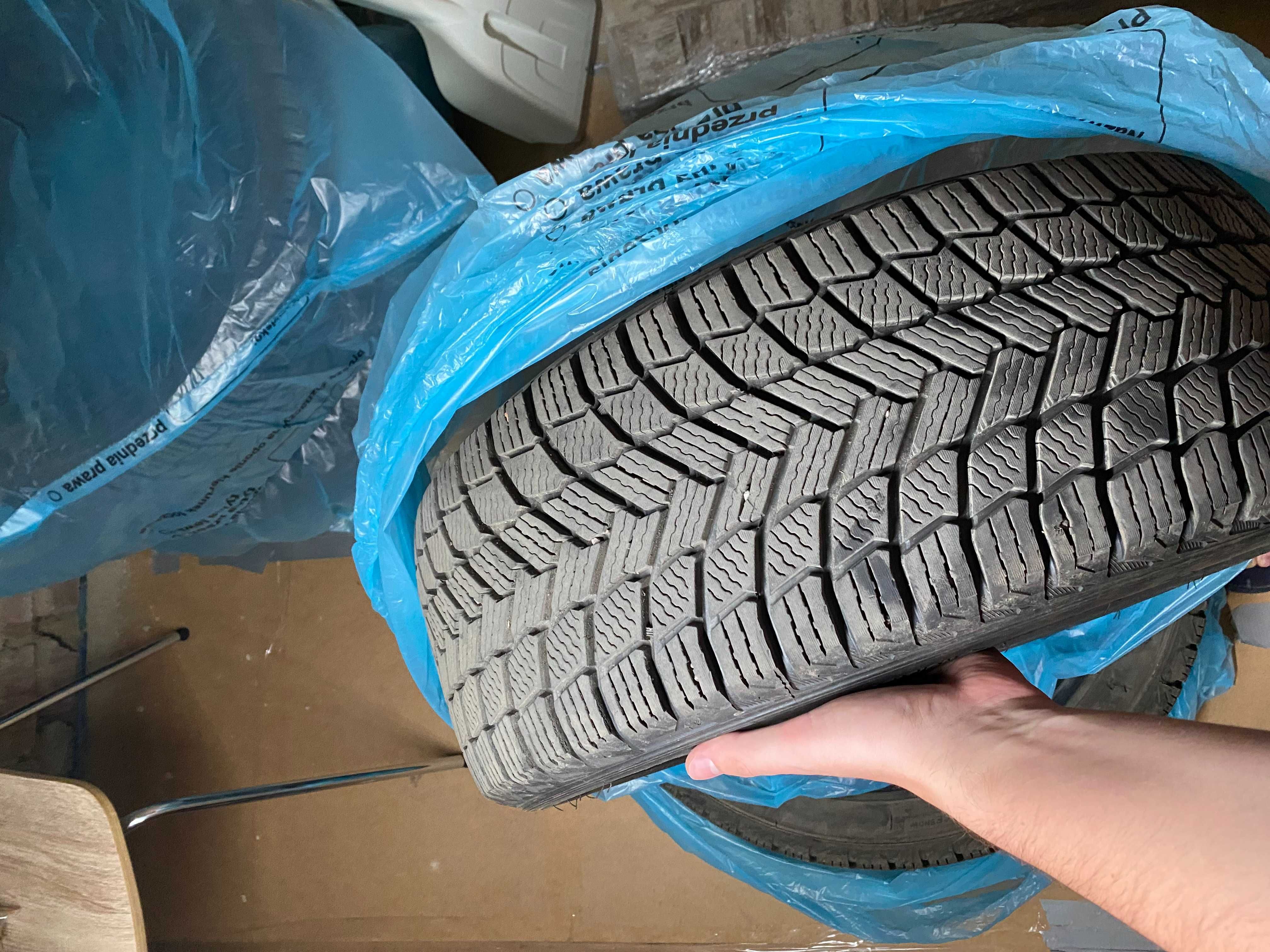 Шини Michelin X ICE Snow 215/45/R18 93H