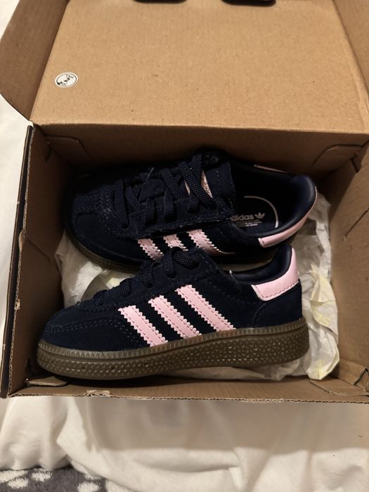 Téni adidas spezial