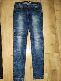 Spodnie jeansy marmur M lekkie nacięcia