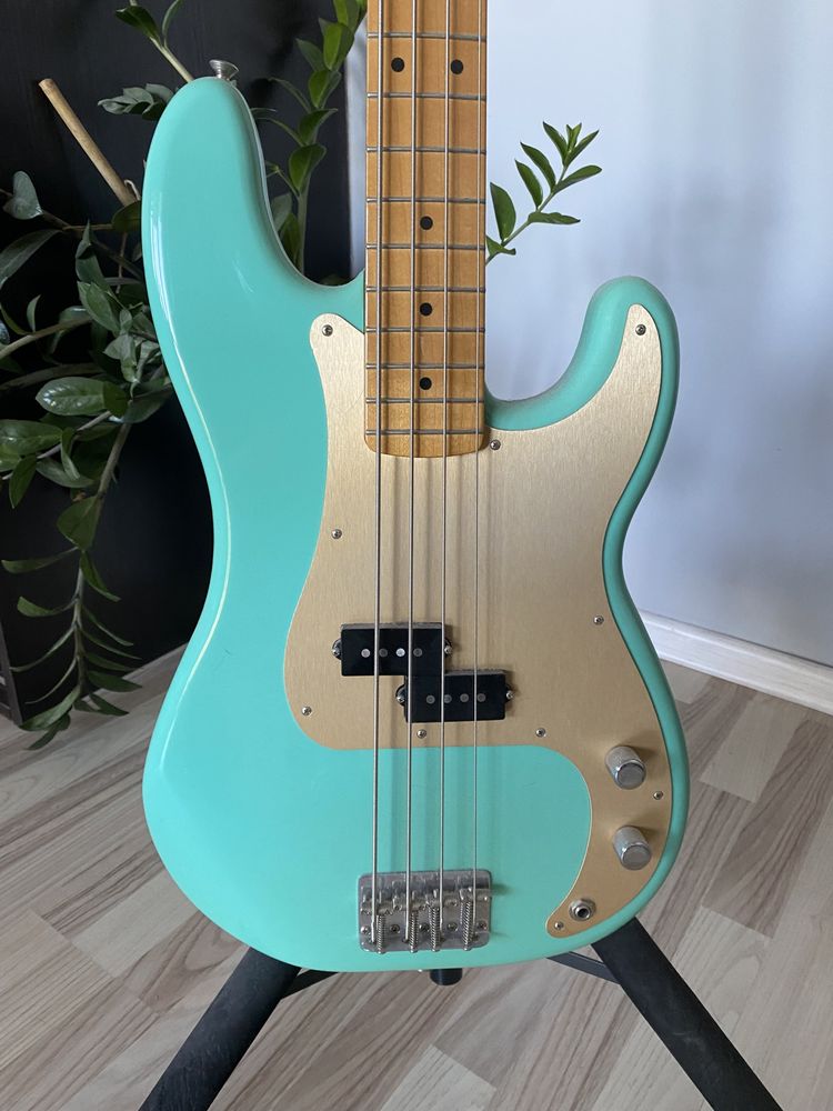 Fender precision bass vintera 50s