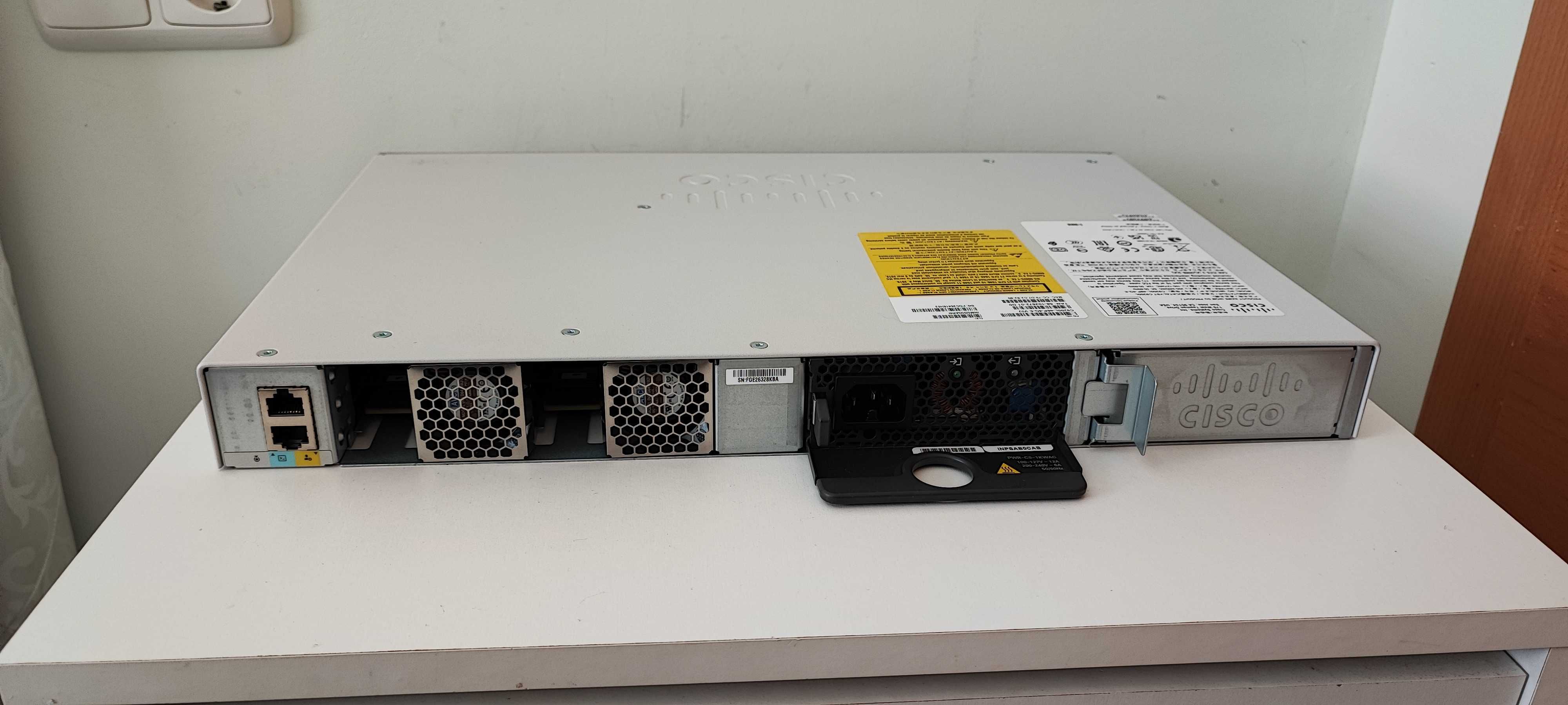 Коммутатор Cisco C9200L-48P-4G-E Smart License Нал/безнал