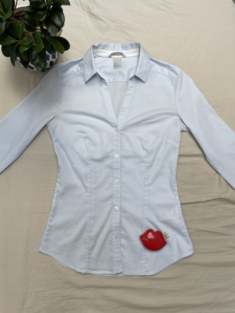 Błękitna koszula bez górnych guzików 34 H&M elegancka