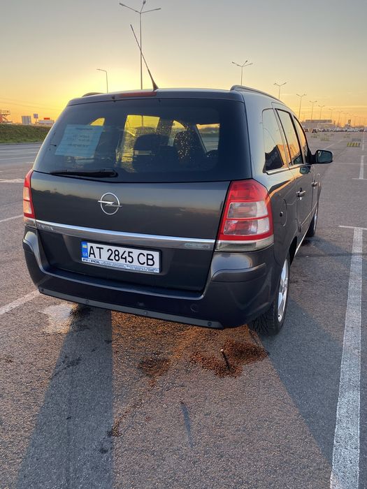 Opel Zafira 2011