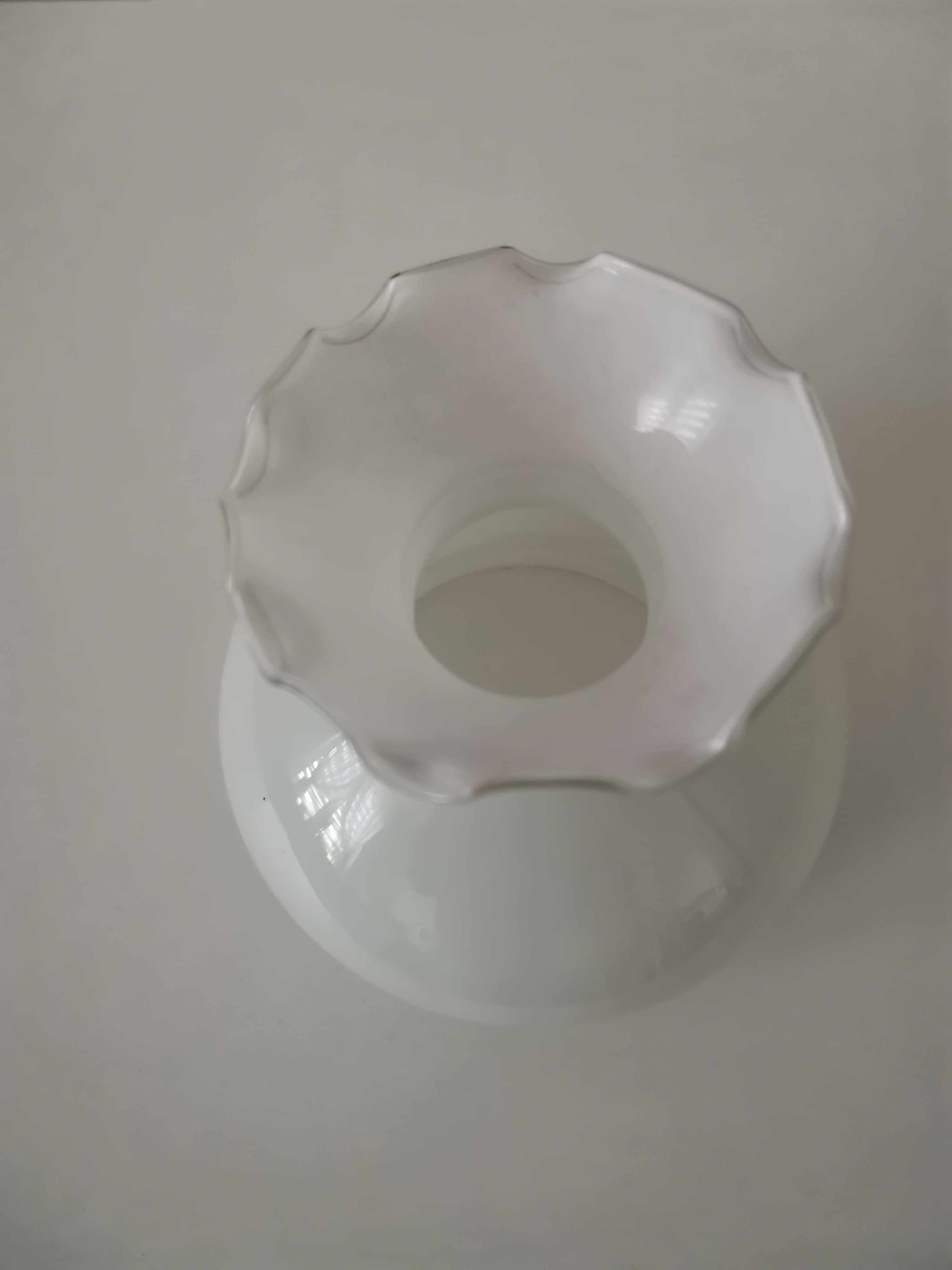 Szklany klosz lampy "naftowej"