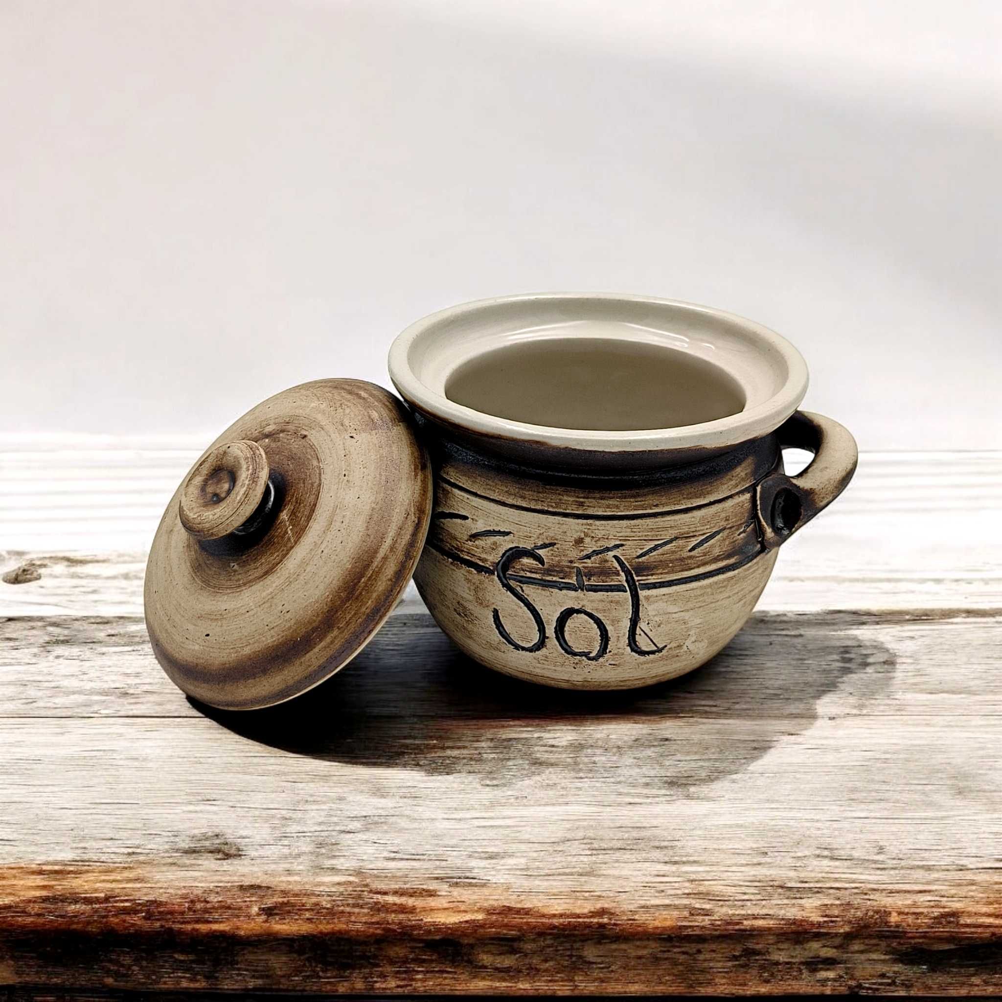 Gliniany Pojemnik na Sól 600 ml Ceramiczny Pojemnik Na Sól Solniczka
