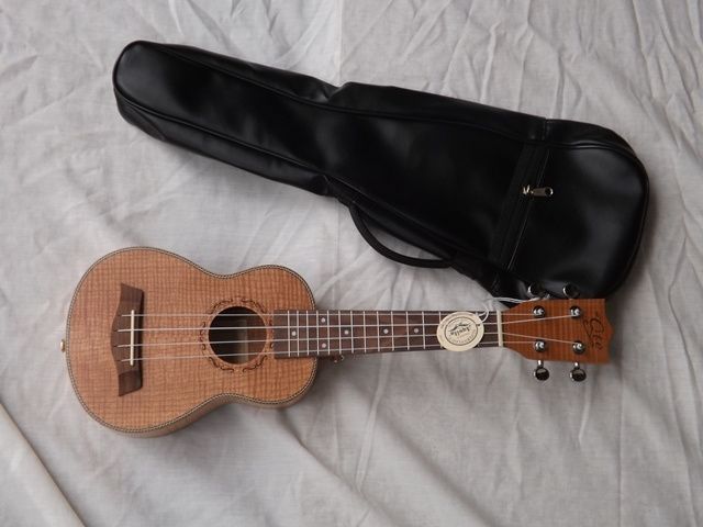 ukulele soprano de koa e kit