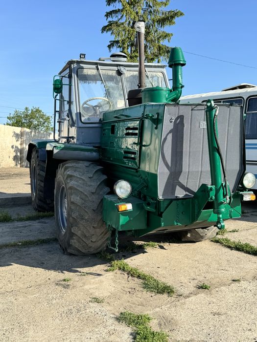 Трактор Т-150 в рабочем,
