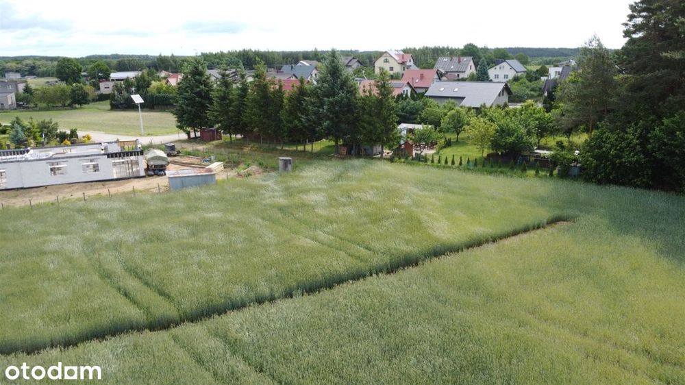 Działka budowlana z dostępem do mediów