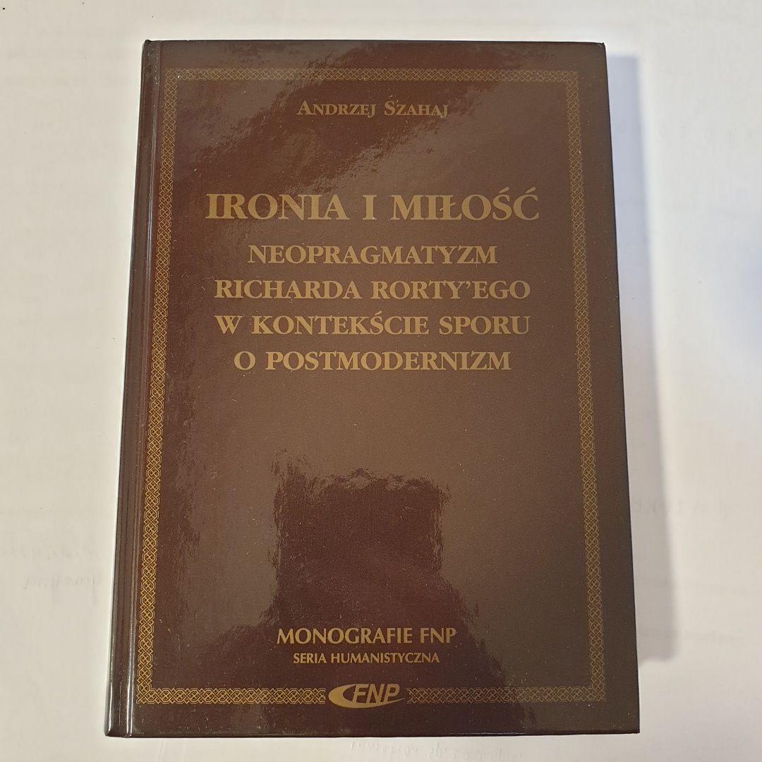 Szahaj, Ironia i miłość
