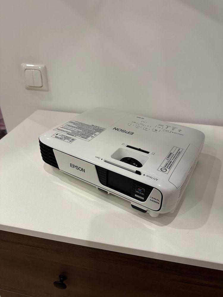 Продам проєктор Epson EB-W32 в ідеально у стані