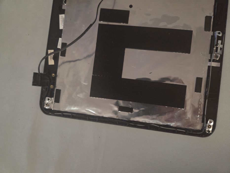 Sprzedam tylnie klapę Matrycę do laptopa FUJITSU LIFEBOOK AH531