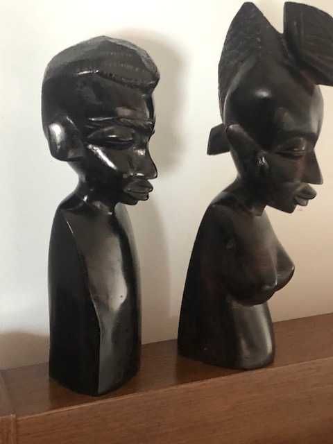 Esculturas artesanais africanas madeira maciça pau preto dos anos 60