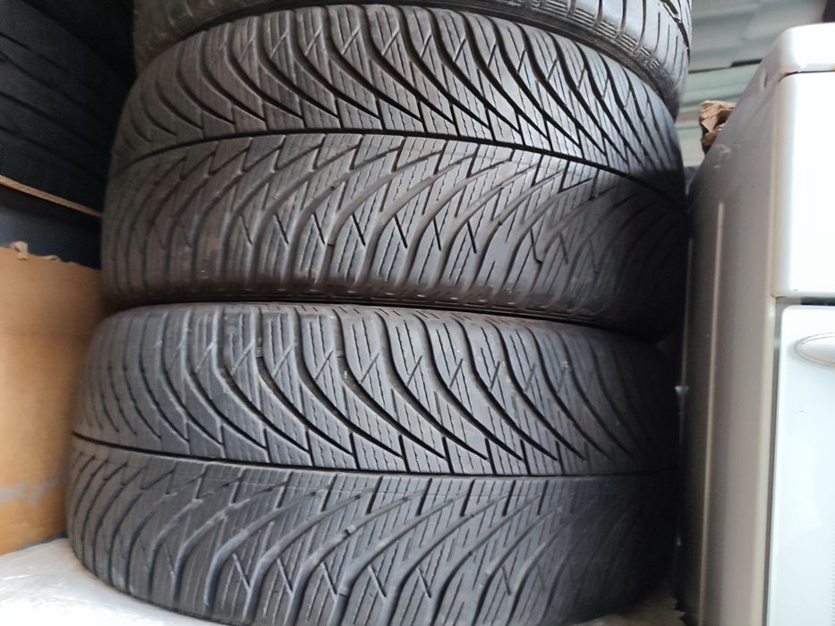 Шини Фулда, всесезонні; 225/45/17, гарна свіжа пара , з Німеччини