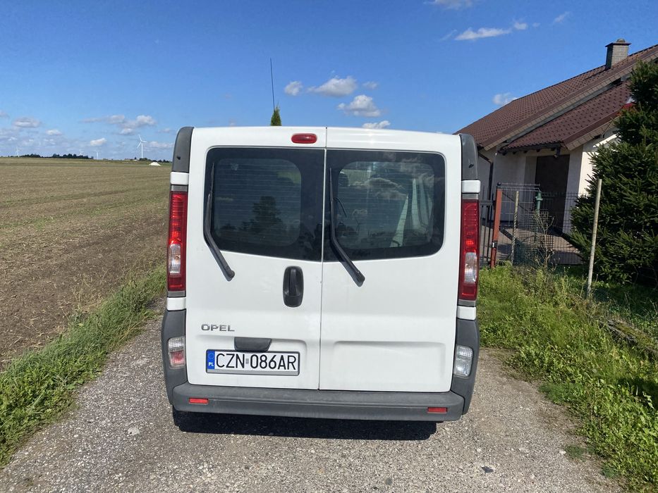 Sprzedam opel vivaro rok 2011 polecam po wymianie sprzegla zero rdzy