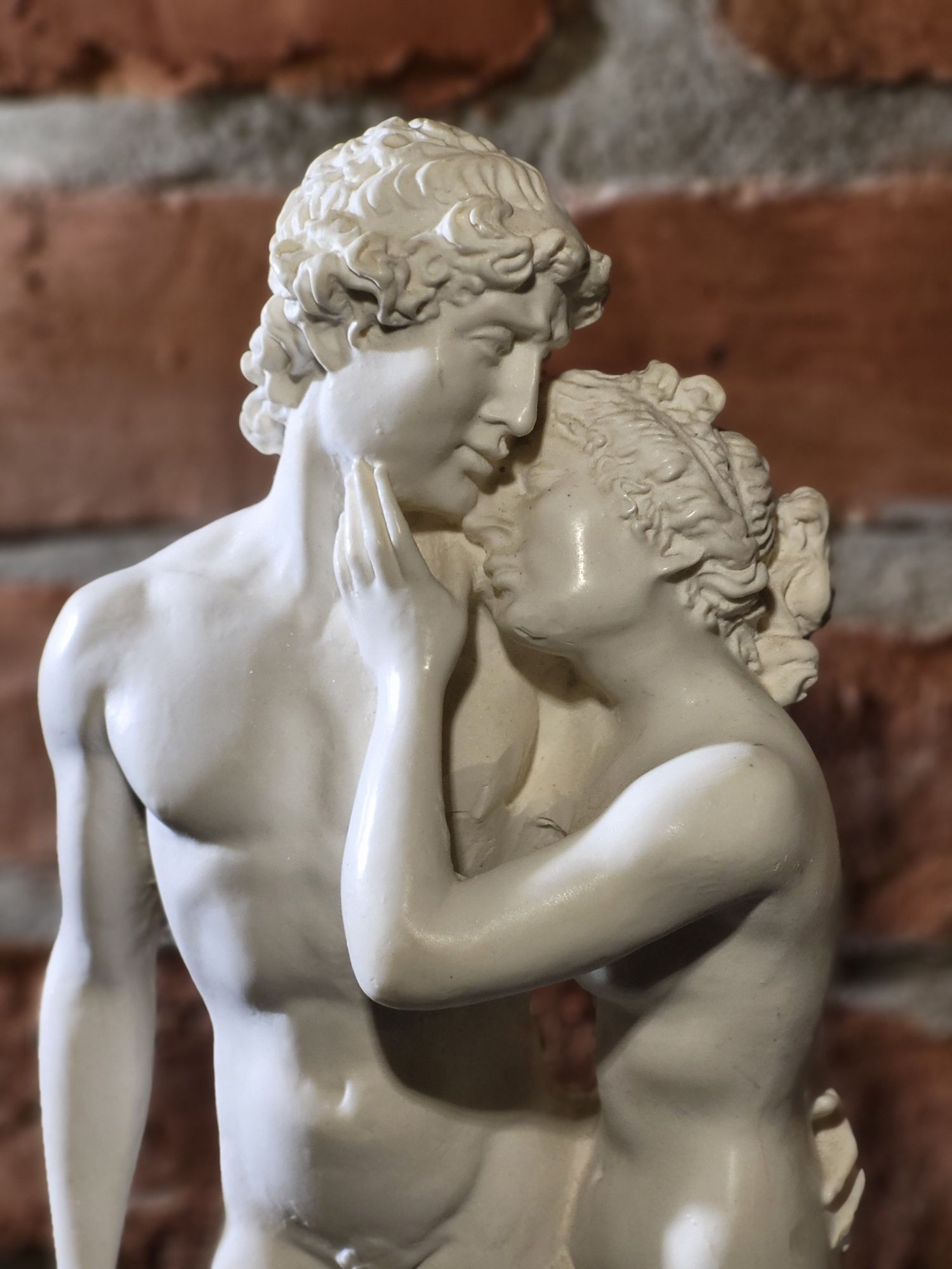 Rzeźba Alabaster cokół Marmur  Wenus i Adonis  według  A. CANOVA  h 38