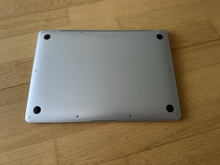 MacBook Air M1 13” (disco 512 GB, memória 16 GB)