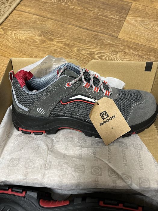 Це робочі захисні кросівки ARDON Rasper S1P.