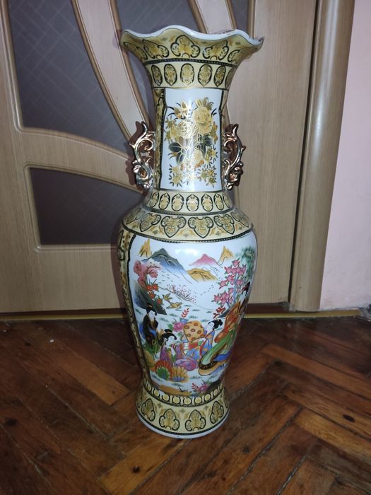 Ваза для квітівв