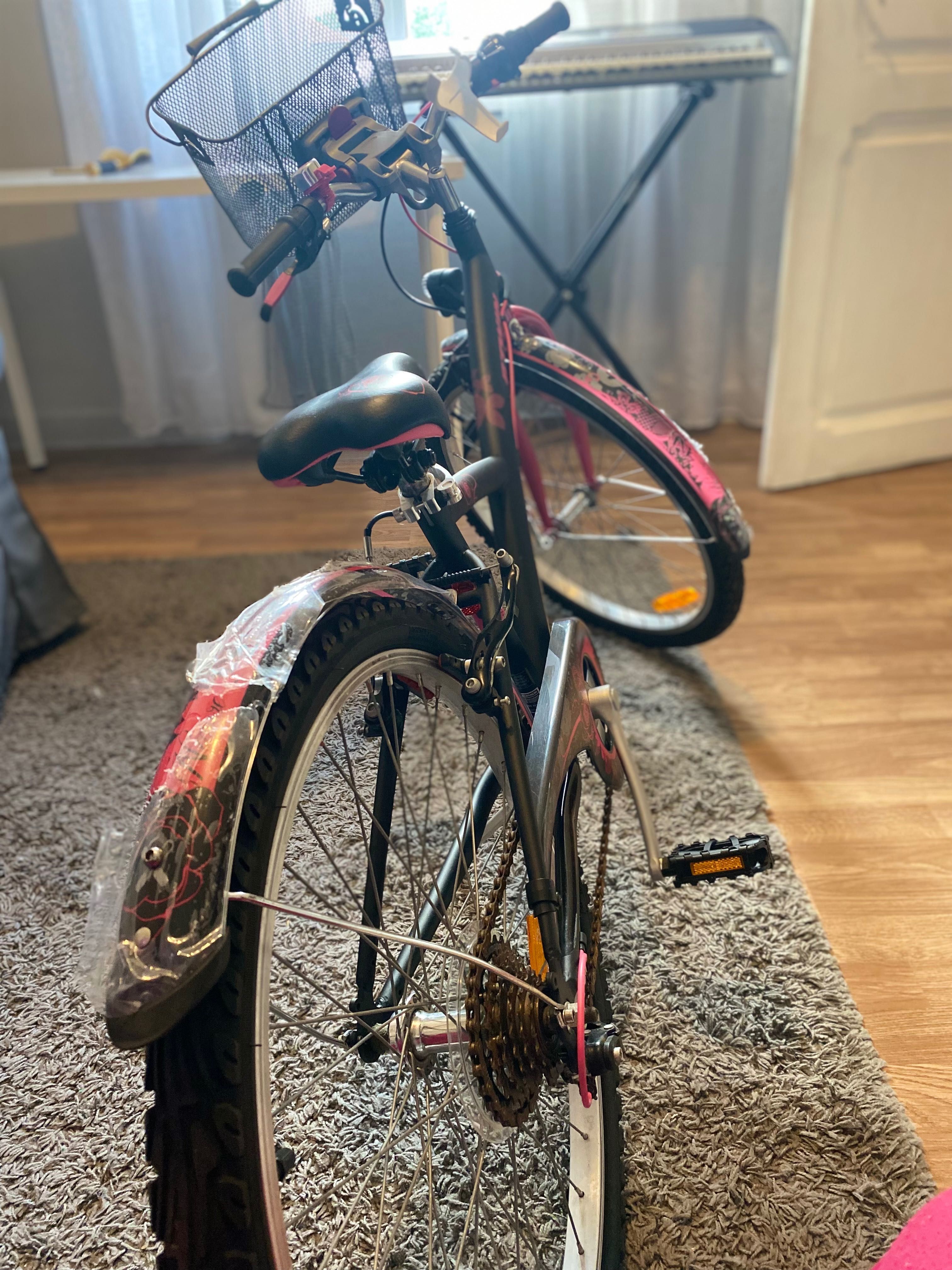 Bicicleta Btwin Original 500 24 com Cesto