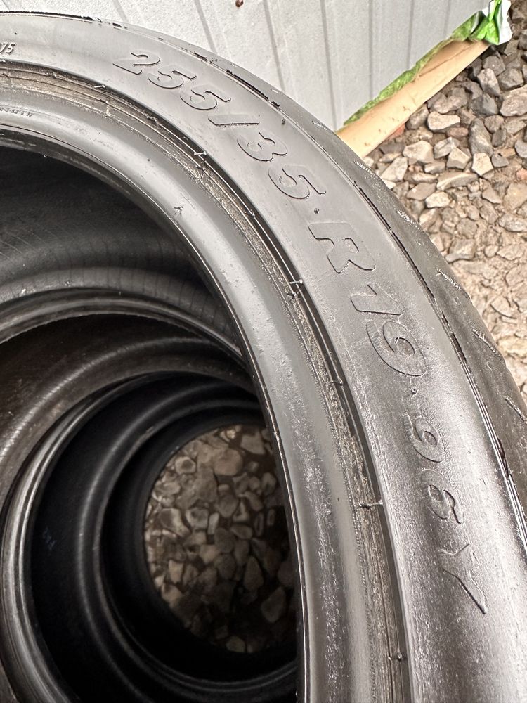 Резина Літо 255/35/19.285/30/19.Pirelli p zero.