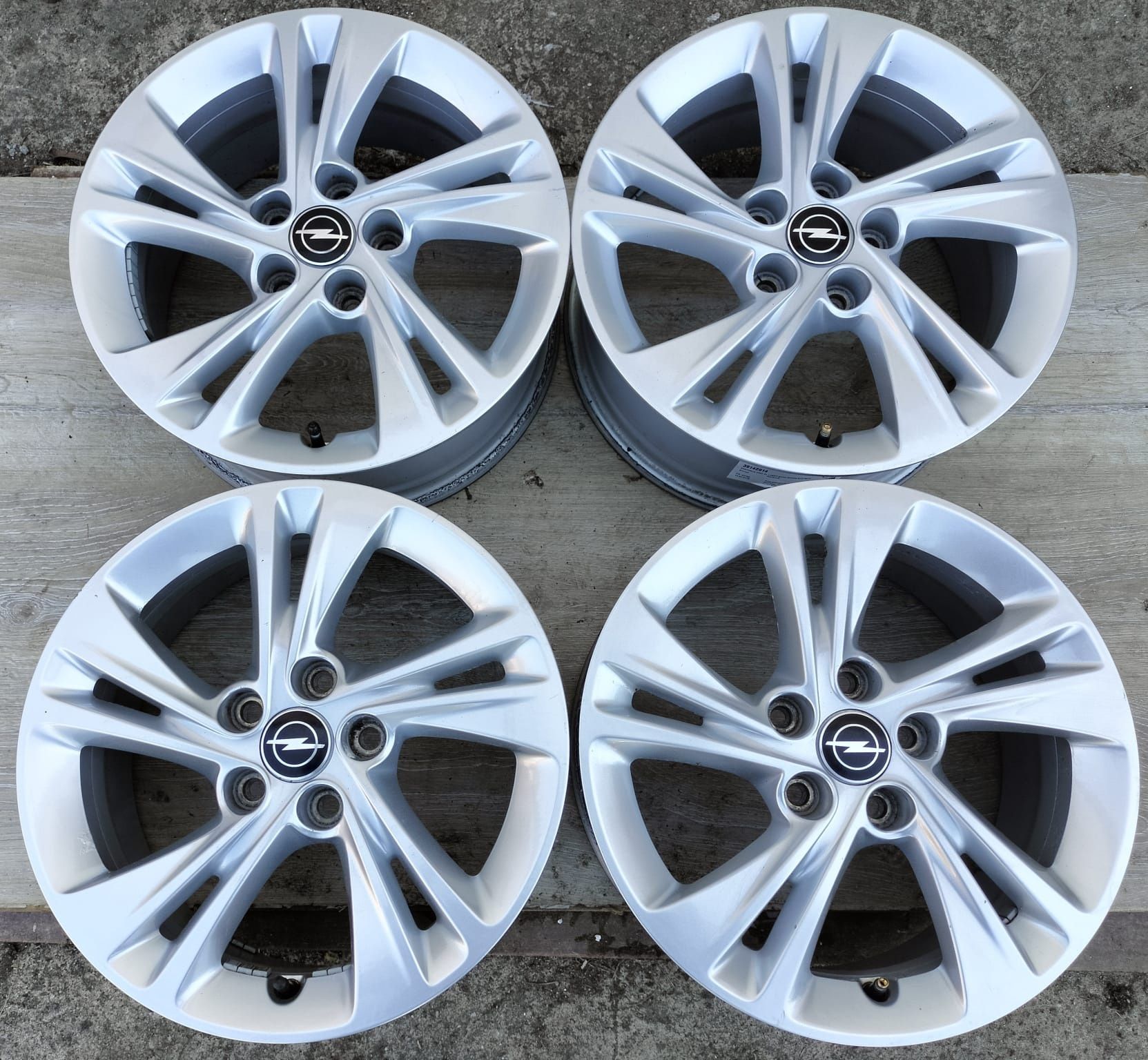 Felgi aluminiowe Jumpy Zafira Expert Proace Scudo 7x16 ET44 5x108
