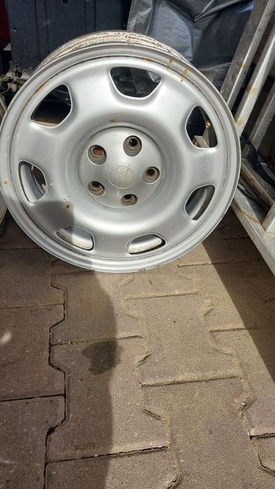 Rav4 felgi stalowe 16,  rozstaw 114.3