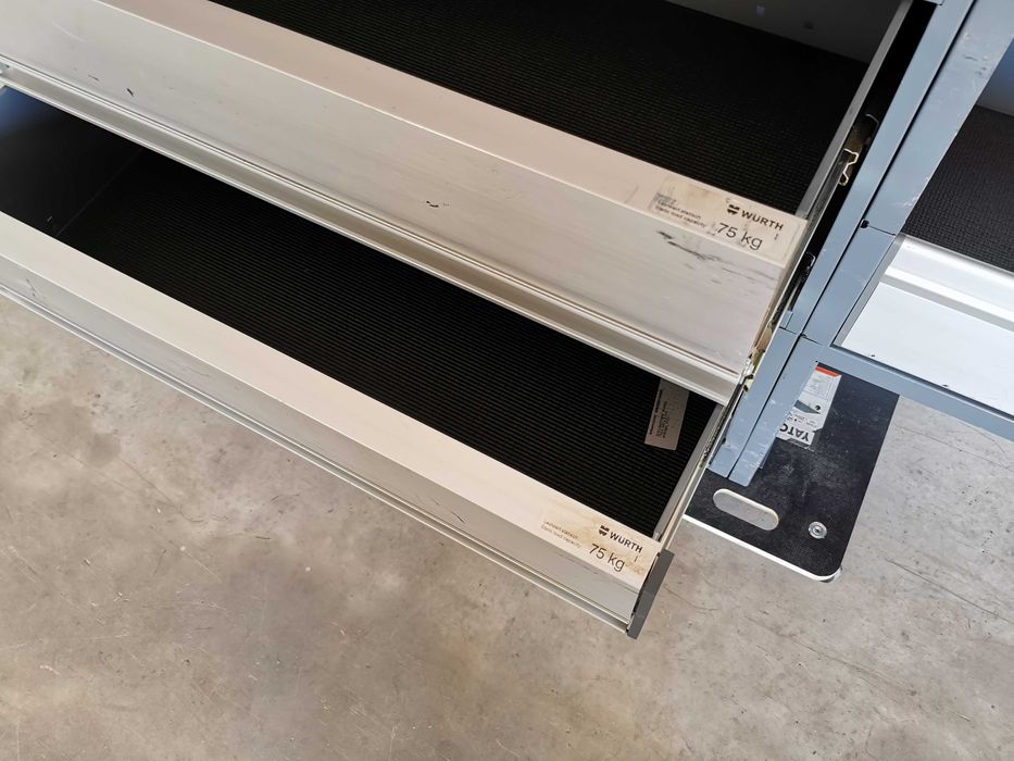 Zabudowa serwisowa warsztatowa regał samochodowy serwisowy WURTH