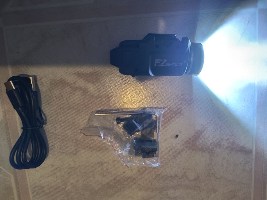 Latarka taktyczna pistolet broń karabin led 500lumenów ASG combat