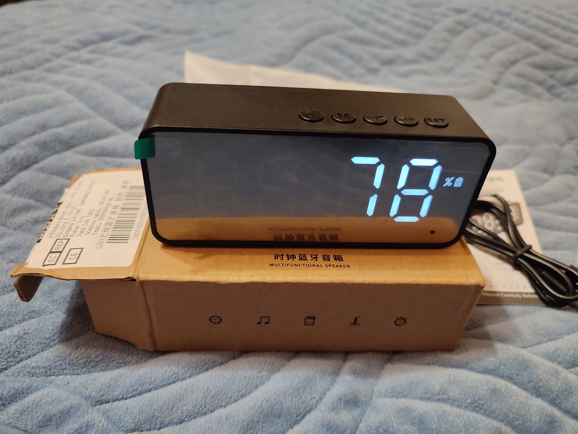 Годинник з будильником і Bluetooth , радіо,micro SD , термометр