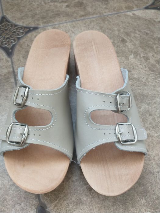 Шкіряні сабо на дерев'яний підошві