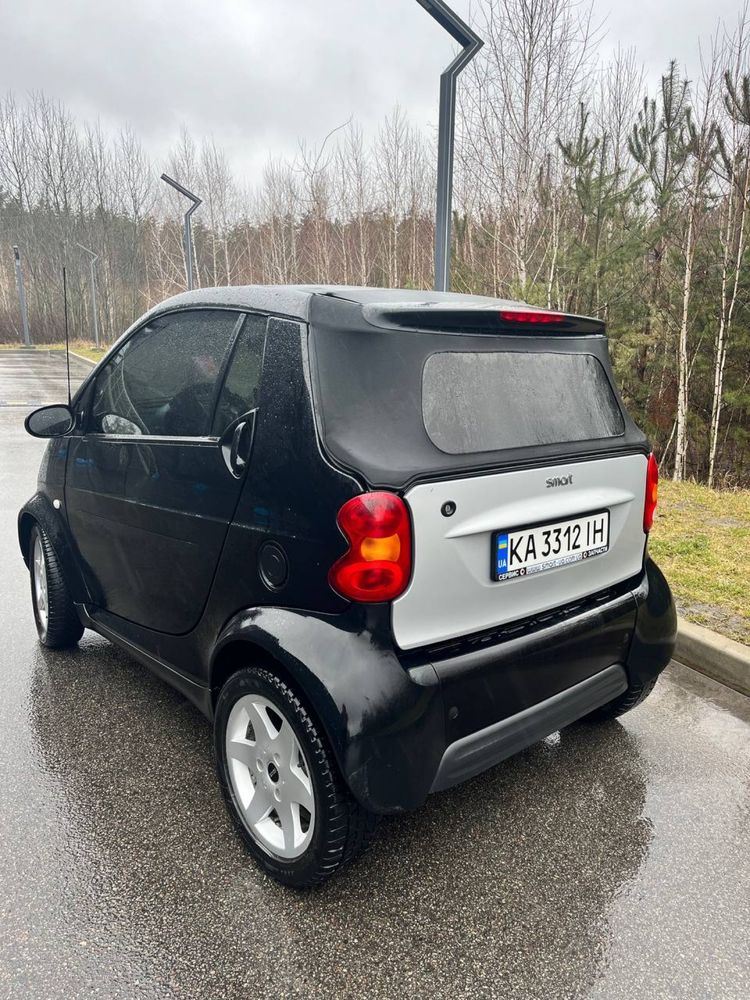 Автомобіль Smart Cabrio