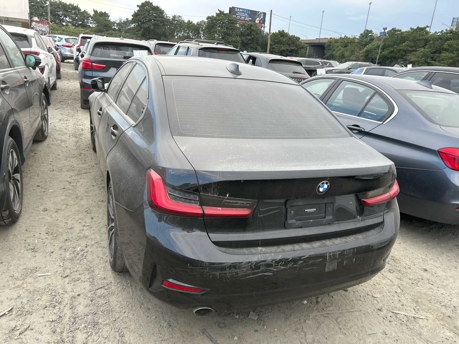 В дорозі BMW G20 330IX 2020