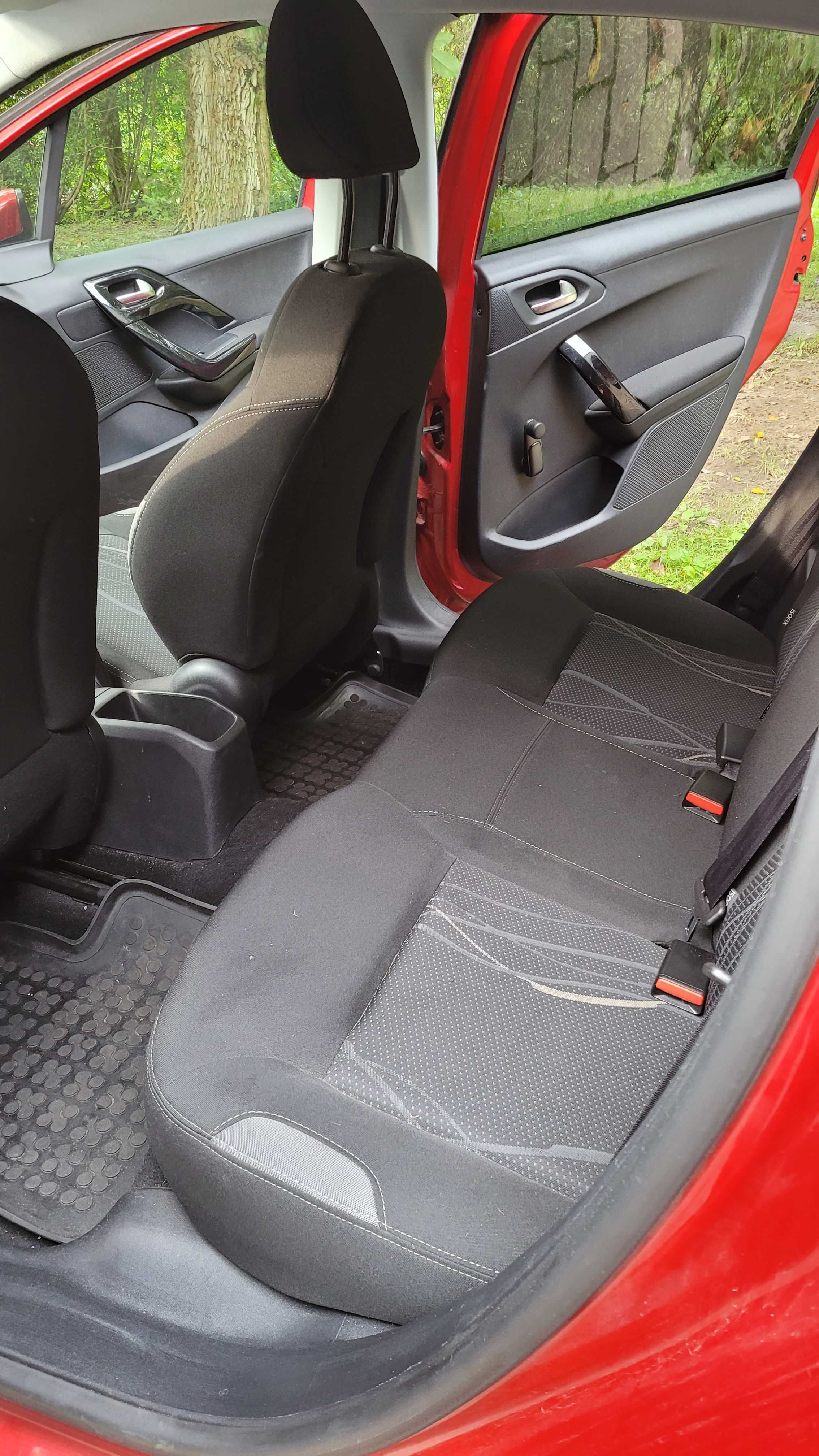 Okazja!  Peugeocie 208 1.2 PureTech z 2015 w bardzo dobrym stanie