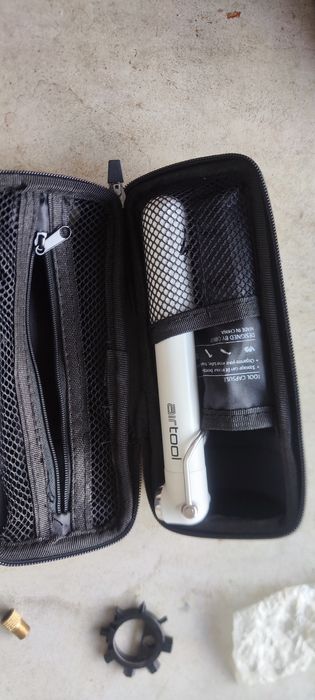 Porta ferramentas e bomba bicicleta