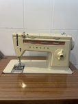 Maquina de costura Singer 518 do ano 1978