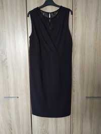 Czarna ołówkowa sukienka z koronką przy dekolcie 40 L