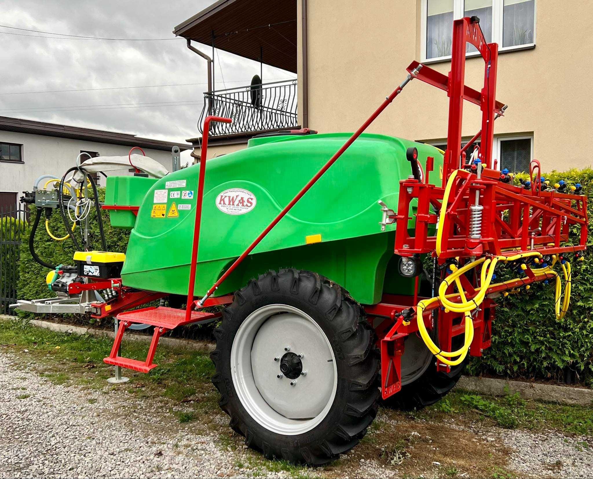 Opryskiwacz na kołach ciągany przyczepiany KWAS 1600l / 15m Producent