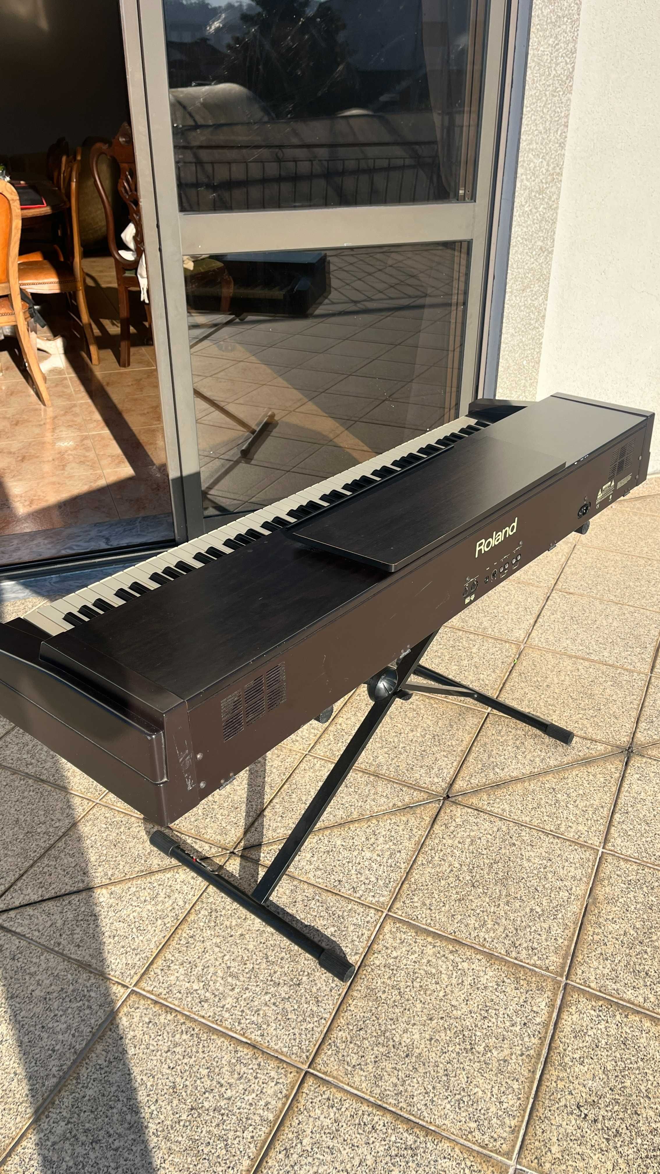 Piano Digital Roland EP.95 em ótimo estado