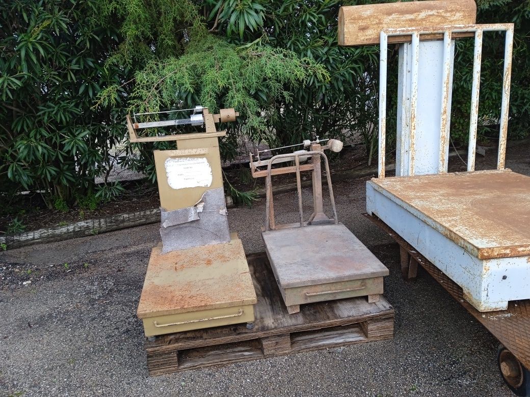 Vende-se balanças vário tamanho