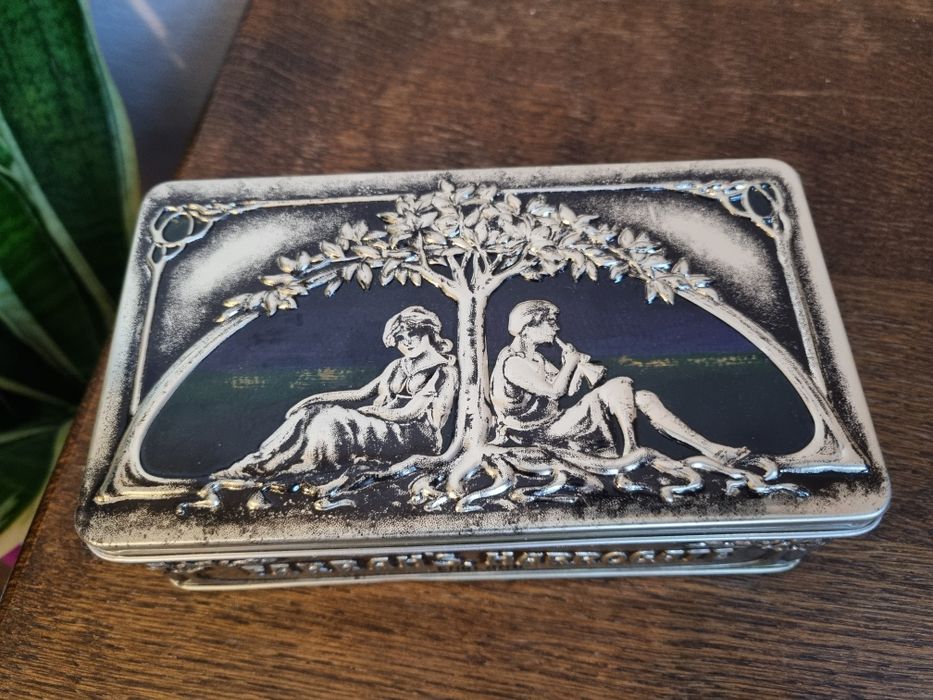 Puszka metalowa schowek skrzynka pudełko