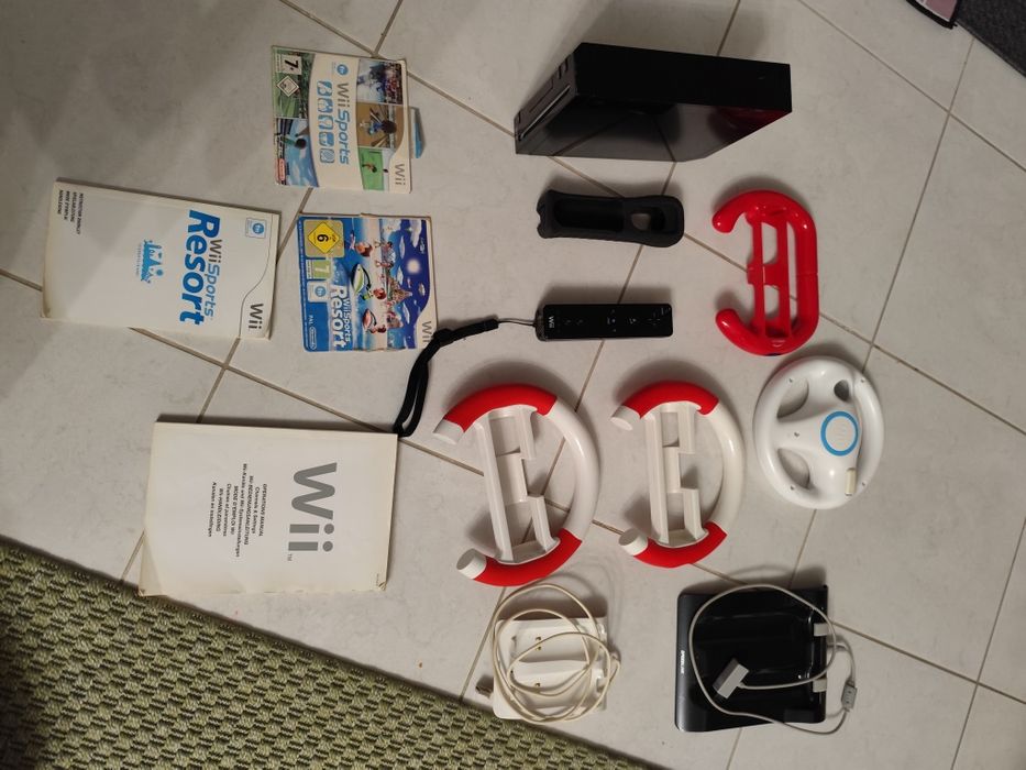 Nintendo Wii Preta com acessórios e jogos